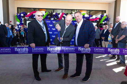 Don Ostert, Todd Connelly and Tom Jackson at the grand opening of Harrah's Columbus, NE Racing & Casino May 17 (Photo: Caesars Entertainment)