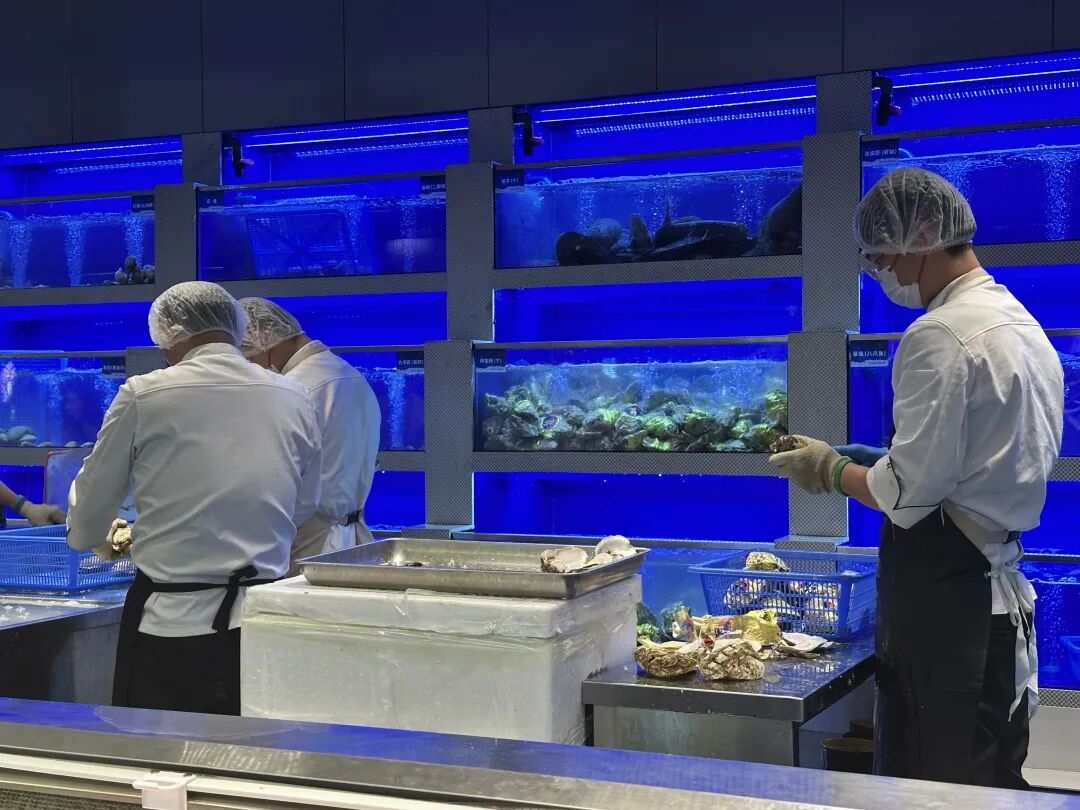 单价5元起、200+SKU，火锅巨头开了家“海鲜大排档”